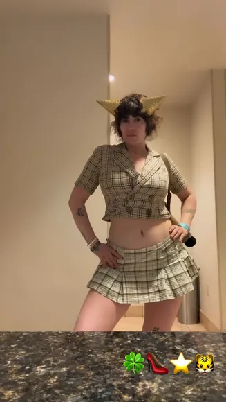 Thatgirlsedona Plaid Crop Top Tease OnlyFans Video Leaked