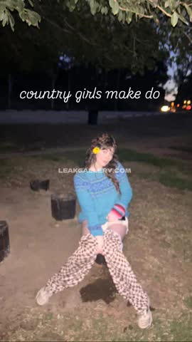 Thatgirlsedona Plaid Pants Straddle Pose OnlyFans Photo Leaked