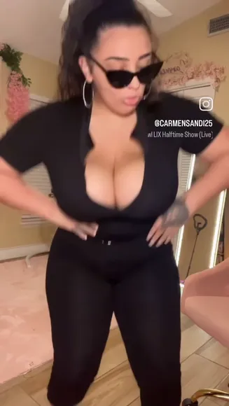 Thatgreeneyedgirl22 Black Bodysuit Boobs Flex OnlyFans Video Leaked