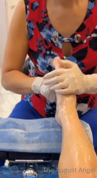 Theaugustangel Gloved Foot Massage OnlyFans Video Leaked