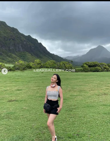 Thecodemiko Striped Crop Top Pose OnlyFans Photo Leaked