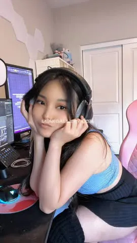 Thecodemiko Blue Crop Top Pose OnlyFans Photo Leaked