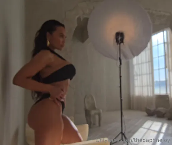 Thedaphnejoy Black Bikini Pose Show OnlyFans Video Leaked