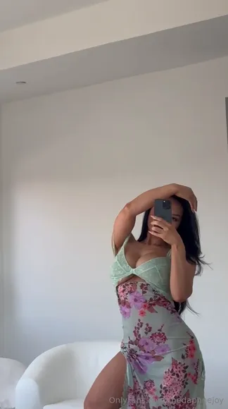 Thedaphnejoy Floral Dress Side Slit OnlyFans Video Leaked