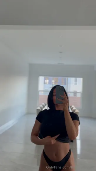 Thedaphnejoy Black Thong Selfie Pose OnlyFans Video Leaked