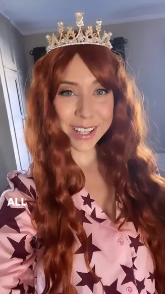 Thehazelhayes Pink Star Pajamas Crown OnlyFans Video Leaked