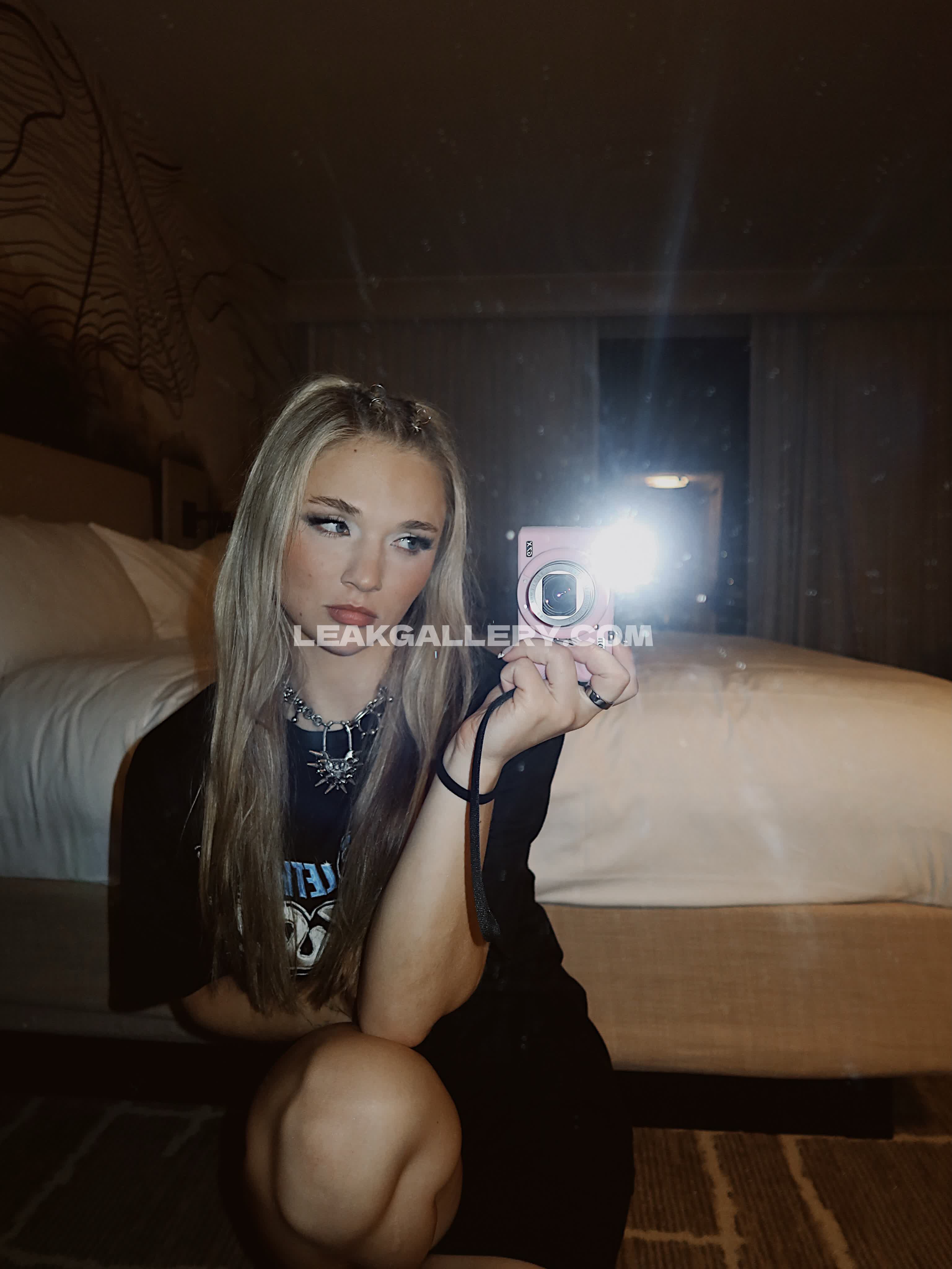 Thejuliahart Exclusive Leaked Nude OnlyFans #13108097