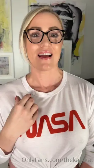 Thekatykat Leather Collar Tease OnlyFans Video Leaked