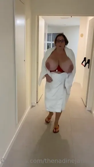Thenadinejansen Bare Tits Under Robe OnlyFans Video Leaked