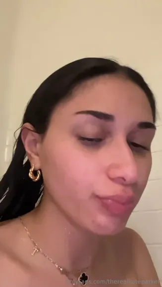 Therealkateparker Topless Bath Tease OnlyFans Video Leaked