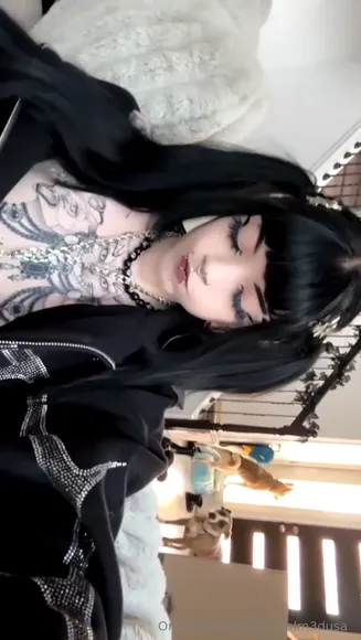 Therealm3dusa_ Tattooed Chest Tease OnlyFans Video Leaked