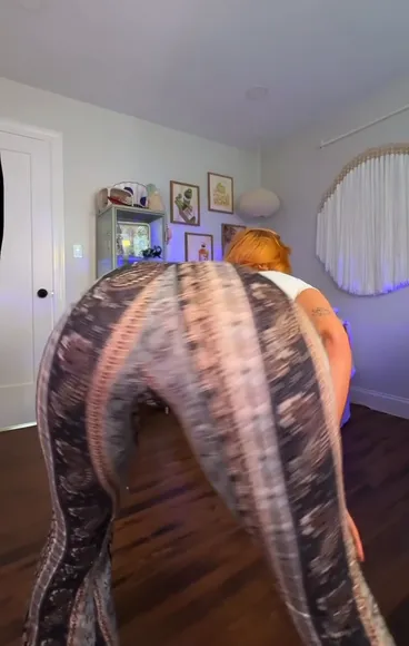 Thousandhunny Patterned Leggings Ass Twerk OnlyFans Video Leaked