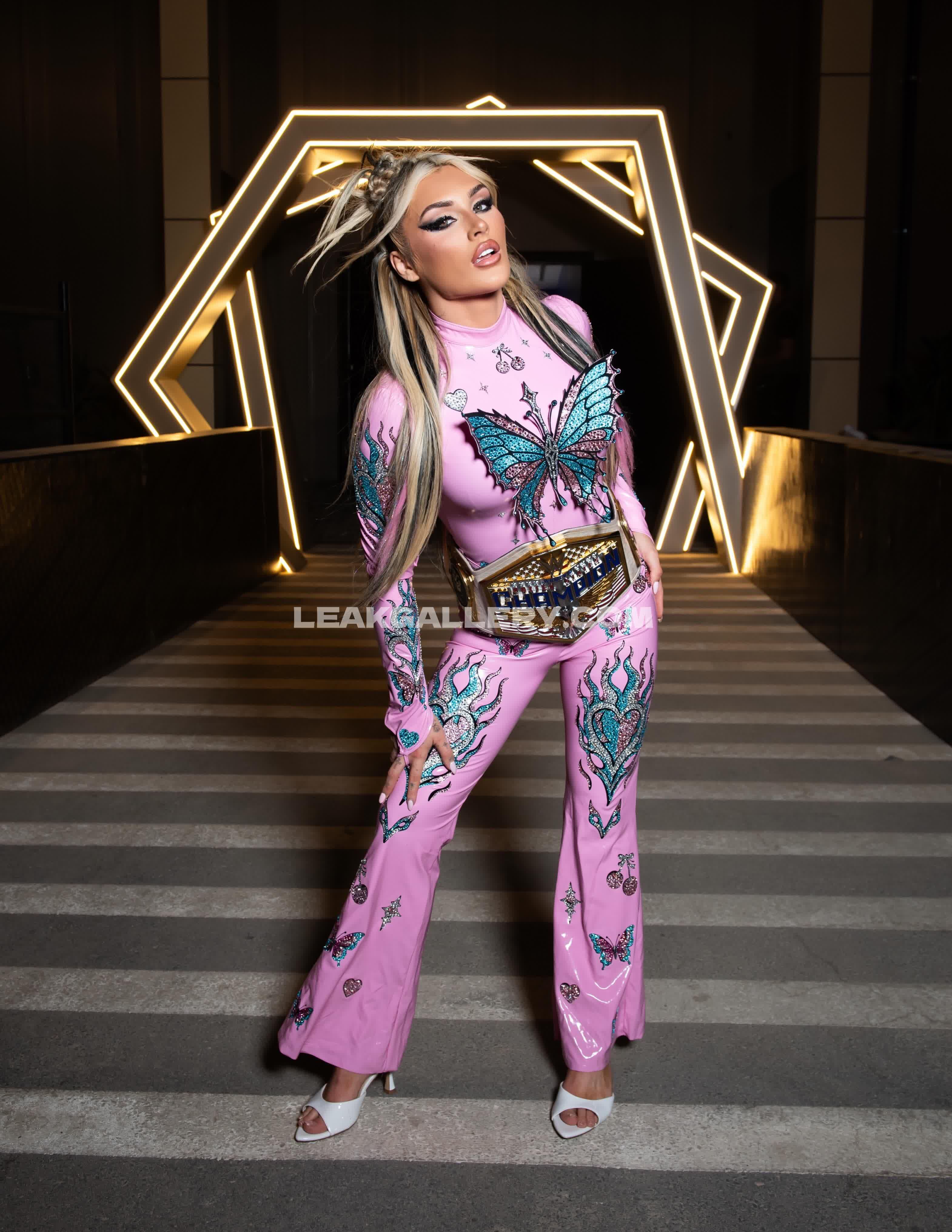 Tiffanywwe Exclusive Leaked Nude OnlyFans #12939370