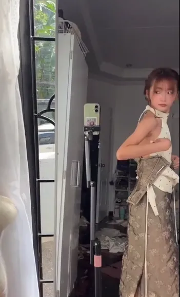 Tiktok_ns Dress Adjustment Tease OnlyFans Video Leaked