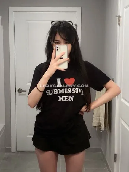 Timuko Shorts And T-Shirt Pose OnlyFans Photo Leaked