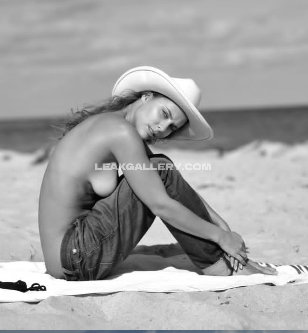 Tinabruen Exclusive Leaked Nude OnlyFans #13060325