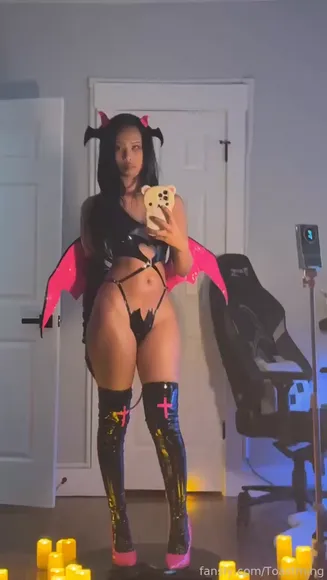 Toastming Devil Costume Ass Pose OnlyFans Video Leaked