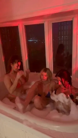 Tracy Bikini Bathtub Tease OnlyFans Video Leaked