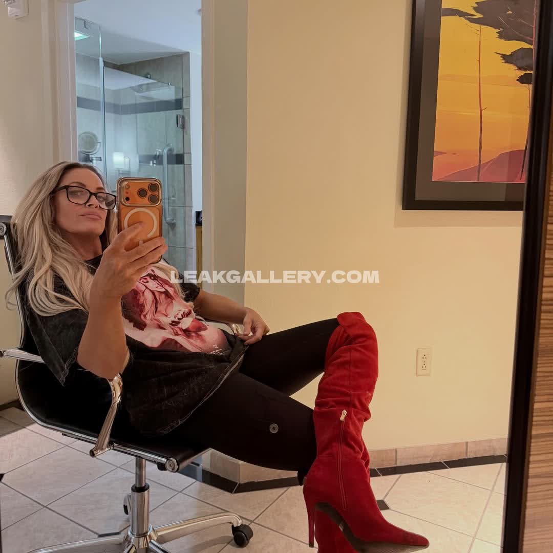 Trishstratuscom Exclusieve gelekte naaktcontent van OnlyFans #12748877