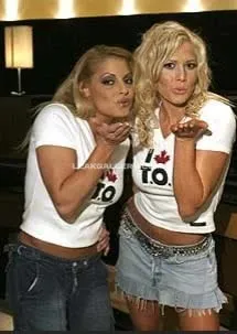 Trishstratuscom White Tee Blow Kiss OnlyFans Photo Leaked