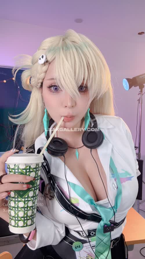Umekojcosplayer Exclusive Leaked Nude OnlyFans #12177363