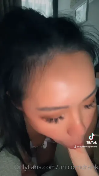 Unicorndrank Lingerie Blowjob Tease OnlyFans Video Leaked
