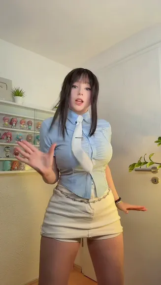 upminaa video thumbnail