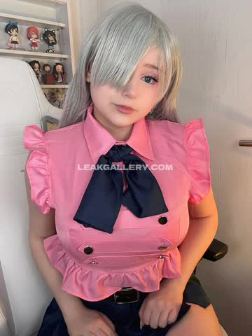 Upminaa Pink Blouse Tease OnlyFans Photo Leaked