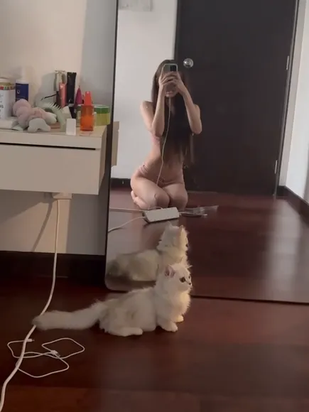 Urbabij Kneeling In Pink Underwear OnlyFans Video Leaked