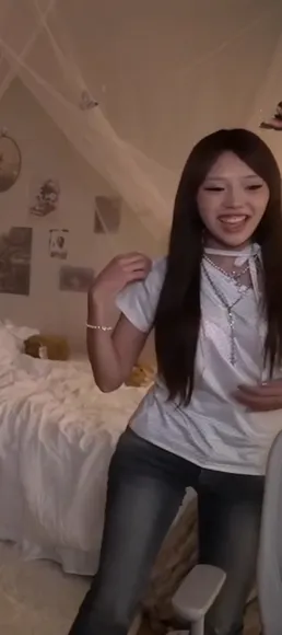 Ursungirl Tied Neckline Tease OnlyFans Video Leaked