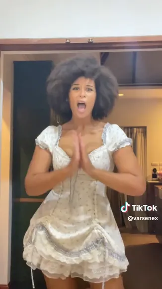 Varsenex Low-Cut Dress Tease OnlyFans Video Leaked
