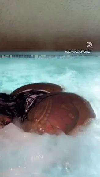 Victoria Bubbly Hot Tub Tease OnlyFans Video Leaked