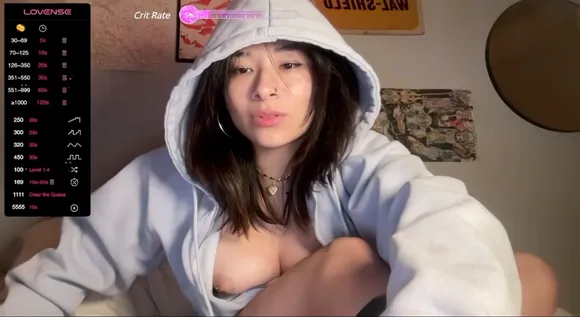 Vietwhhore Hoodie Open Showing Tits OnlyFans Video Leaked