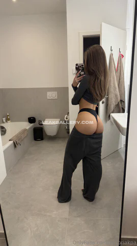 Viktoriakpa Low-Rise Pants Ass OnlyFans Photo Leaked