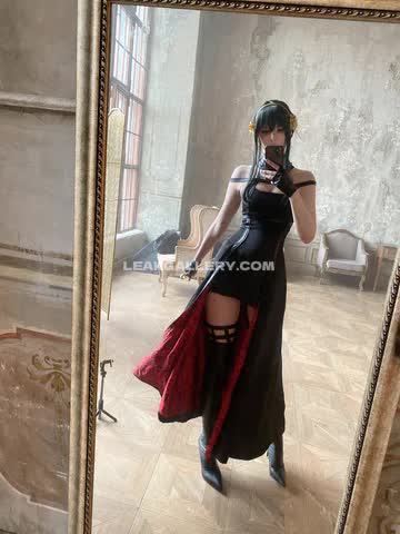 Vinnegal Black Gown With Red Lining OnlyFans Photo Leaked
