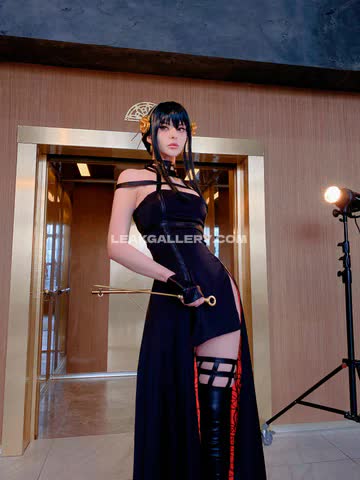Vinnegal Black Gown With High Slit OnlyFans Photo Leaked