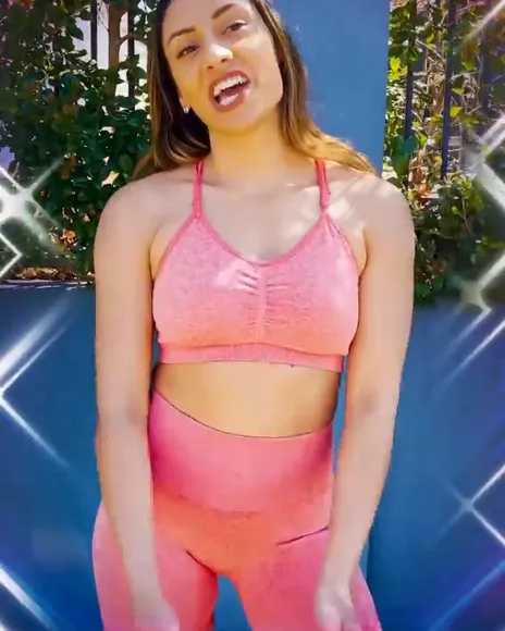 Violetadeemoves Pink Sports Bra Flex OnlyFans Video Leaked