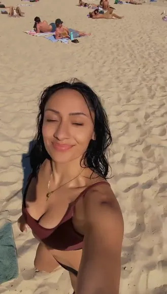 Violetadeemoves Wet Bikini Beach Selfie OnlyFans Video Leaked