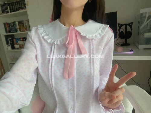 Violetlilly Lacy Collar Blouse Tease OnlyFans Photo Leaked