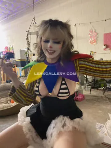 Waluiguigui Clown Costume Stripping OnlyFans Photo Leaked