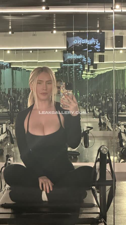 Wettmelons Yoga Pants Ass Pose OnlyFans Photo Leaked