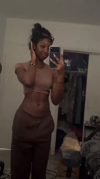 Whererulily Crop Top Belly Flash OnlyFans Video Leaked