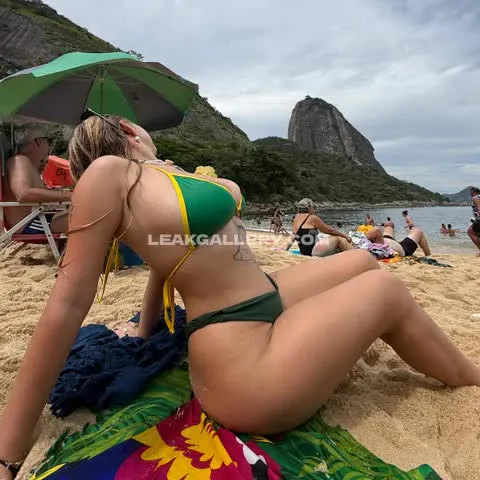 Whoisfaithflame Bikini Beach Pose OnlyFans Photo Leaked