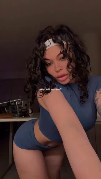 Woahhtee Tight Blue Shorts Ass OnlyFans Video Leaked