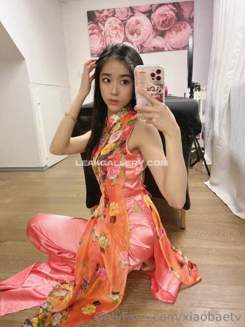 Xiaobaetv Floral Cheongsam Pose OnlyFans Photo Leaked