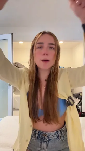 Ximena Makeup Sponge Blending Cheeks OnlyFans Video Leaked