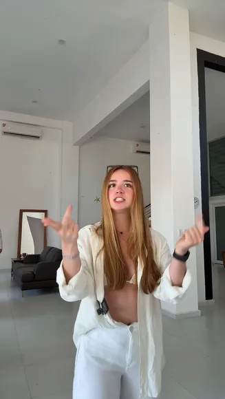 Ximena Unbuttoned Shirt Tease OnlyFans Video Leaked