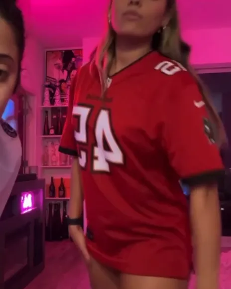 Ximenasaenz Red Jersey Thighs Tease OnlyFans Video Leaked