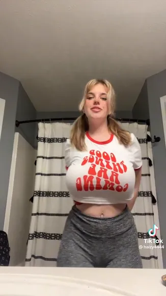 Xohalzy444 Crop Top Boobs Display OnlyFans Video Leaked