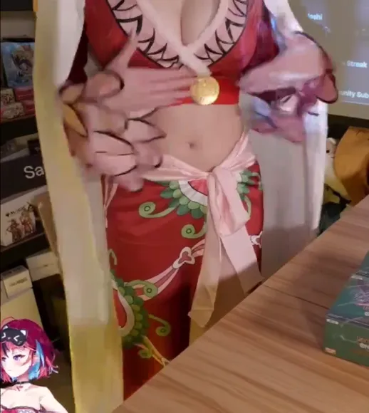 Xsaiiren Bare Midriff In Costume OnlyFans Video Leaked